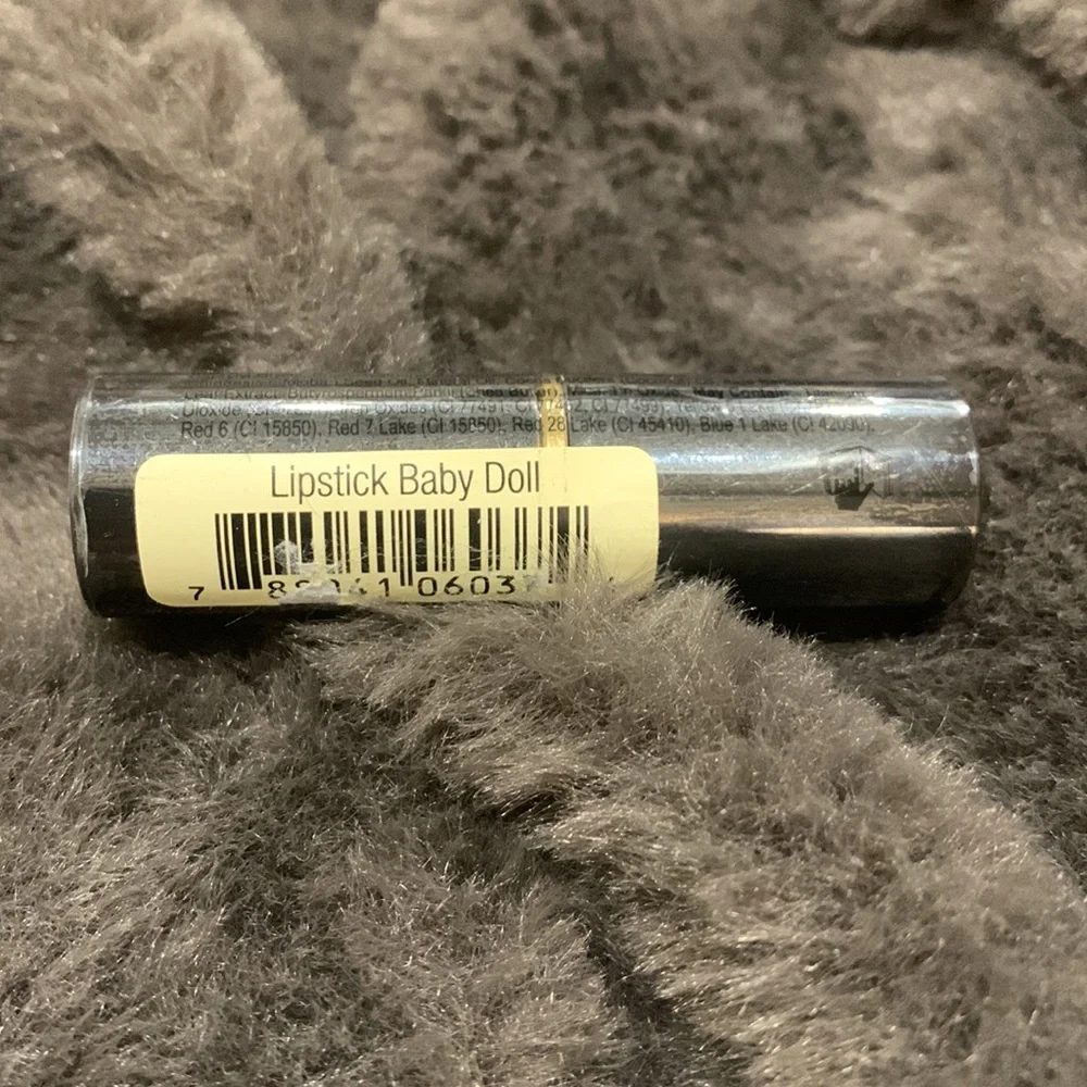 IMAN LIPSTICK - Picture 3 of 3